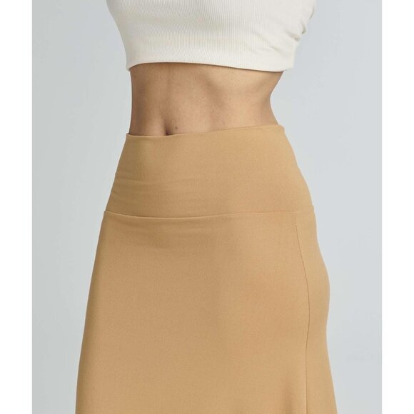 Versatile 3-Pack Women's Plus Size Flowy Maxi Skirts in Stylish Colors - Picture 4 of 6